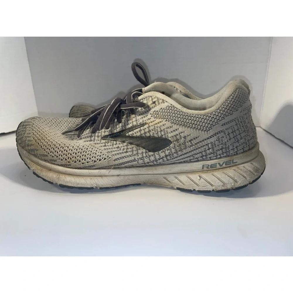 Brooks Revel 3 Women's Size 10 Running Shoes Sneakers‎ Beige